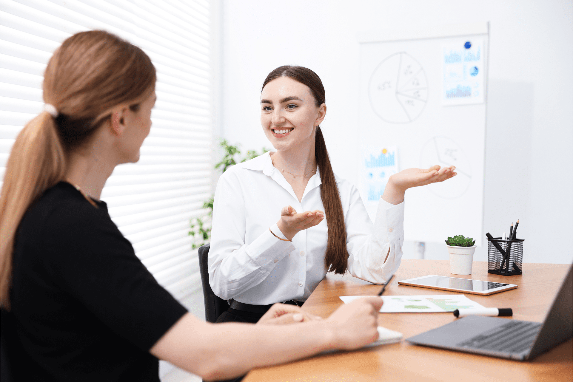 Coach professionnel Carcassonne en séance d’accompagnement pour développer ses compétences et faire évoluer sa carrière.